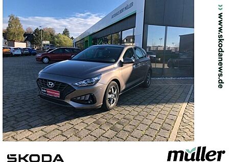 Hyundai i30 Select Mild-Hybrid SmartLink PDC SHZ