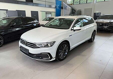 VW Passat Variant Volkswagen Passat GTE 1.4 TSI DSG AID/MATRIX/KAM/STHZ/DCC