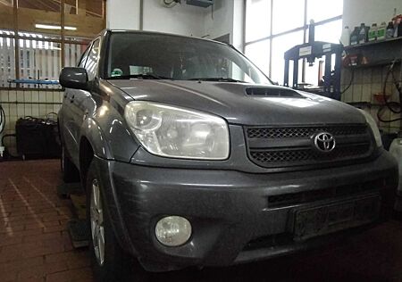 Toyota RAV 4 2.0 D-4D Sol 4X4