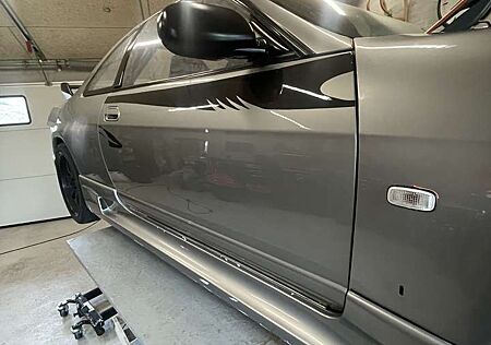 Nissan Skyline R33 GT-R