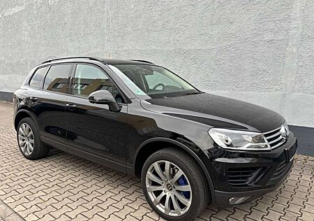 VW Touareg Volkswagen V6 TDI/Kamera/4Motion/AHK/Spur/ Bi-Xenon