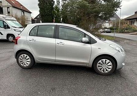 Toyota Yaris Verso 1.3 Automatik Sol