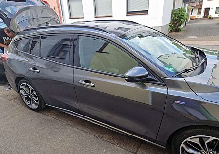 Ford Focus Turnier+1.0+EcoBoost+Hybrid.+ST-LINE