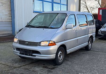 Toyota Hiace D4D 2.5 Diesel/8 sitze/1 Hand