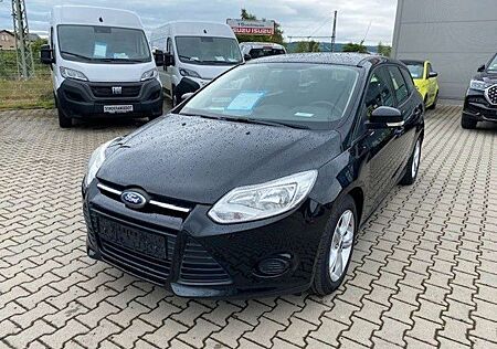 Ford Focus 1,0 EcoBoost Turnier Sitzheizung - AHK