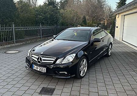 Mercedes-Benz E 250 Coupe BlueEFFICIENCY Automatik Amg Paket