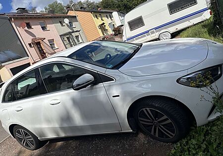 Mercedes-Benz B 250 e (247.086)