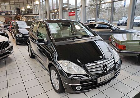 Mercedes-Benz A 180 ELEGANCE AUT PTS SHZ COMAND VOLLLEDER