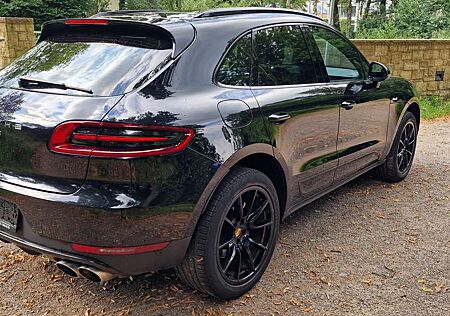 Porsche Macan MacanS Diesel PDK Pano Kamera 20 Zoll