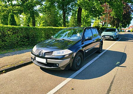 Renault Megane Fließheck 5-Türer 1.6 Dynamique