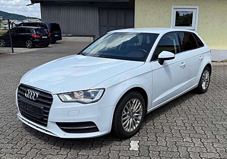 Audi A3 2.0 TDI Sportback (clean diesel) Ambiente