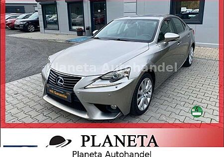 Lexus IS 300 h*BI-XENON*NAVI*CAM*KLIMATRONIC*HU/AU NEU*