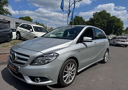 Mercedes-Benz B 180 1.HAND/NAVI/KLIMA/T.LEDER/ALU/PDC/60TKM/HU-NEU!!