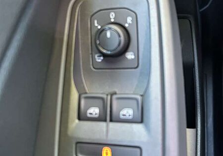 VW Caddy Volkswagen 2,0 TDI MAXI AUTOMATIK 7 Sitzer Winterpaket Parks.