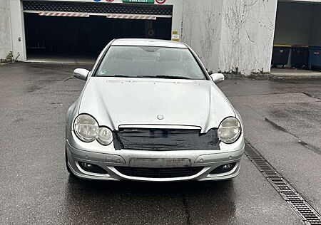 Mercedes-Benz C 180 Kompressor (203.746)