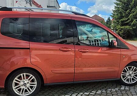 Ford Tourneo Courier Titanium