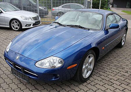 Jaguar XK8 Coupe 4.0 1 hand Scheckheft