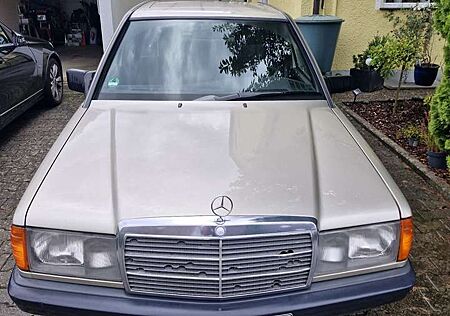 Mercedes-Benz 190 E
