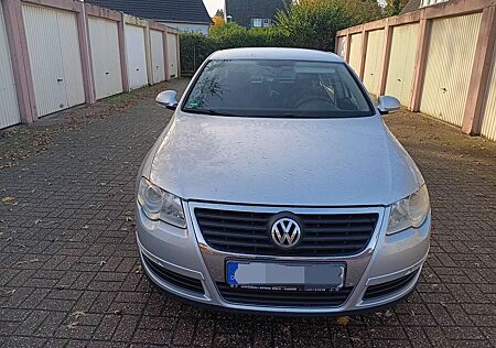 VW Passat Volkswagen 2.0 FSI Trendline