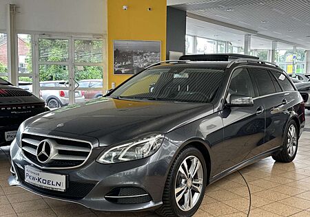 Mercedes-Benz E 220 T*AHK*NAVi*SiTZHZG*LEDER*LED*AMBiENTE*