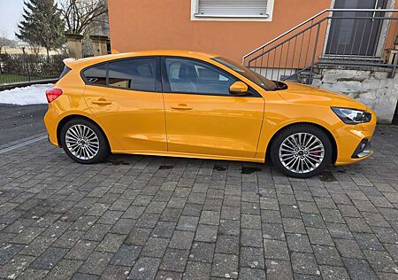 Ford Focus 2.3 EcoBoost S&S ST mit Styling-Paket