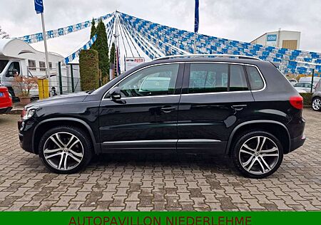 VW Tiguan Volkswagen *R-Line*Klima*BI-Xenon*Alu*Allwetter*Kamer