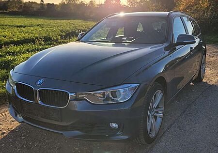 BMW 320i 320 Touring Aut.