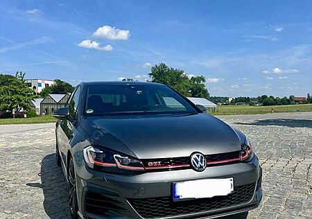 VW Golf GTI Volkswagen (BlueMotion Technology) DSG Performance