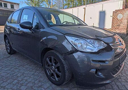 Citroen C3 Selection 1.2 12V e-VTi Unfallschaden
