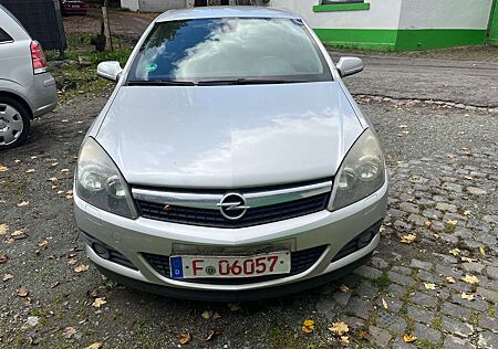 Opel Astra 1,6 GTC Edition