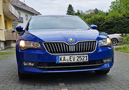 Skoda Superb Combi 2.0 TDI Premium Edition