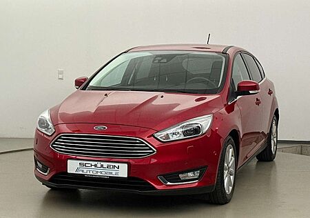 Ford Focus Titanium*Navi*Xenon*SHZ*LHZ*PDC*2. Hand*