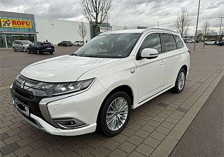 Mitsubishi Outlander 2.4 4WD Plug-In Hybrid Plus