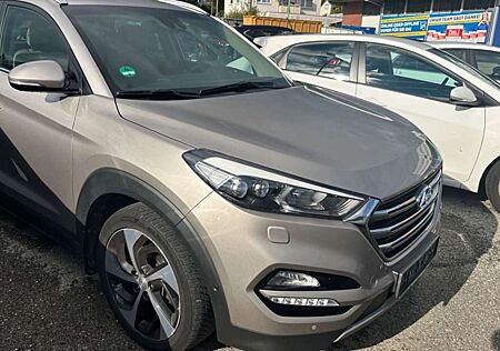 Hyundai Tucson blue Premium 2WD,Einpark.Assistent,Euro 6