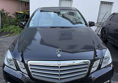 Mercedes-Benz E 200 CGI BlueEFFICIENCY 1.8 16V Turbo