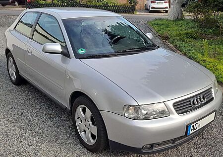 Audi A3 1.6 Attraction AHK Klima PDC Tempomat Sitzheizung