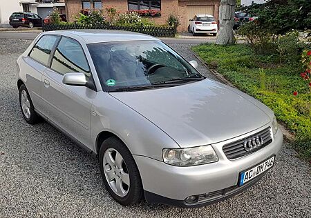 Audi A3 1.6 Attraction AHK Klima PDC Tempomat Sitzheizung
