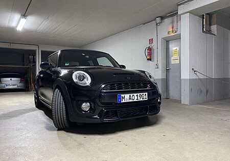 Mini Cooper S Sport.Autom./JCWTuningKit211PS/JCWAbgasanlage/uvm!