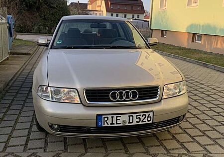 Audi A4 1.6