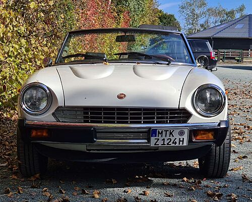 Fiat 124 Spider Mit vielen wertvollen Ersatzteilen