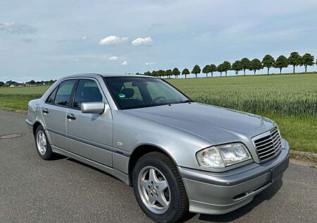 Mercedes-Benz C 200 Automatik /Klima/Temp./AHK/Sehr gepflegt