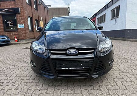 Ford Focus Titanium AUT. 2.0 TDCI*NAVI*R-CAM*AHK*PDC