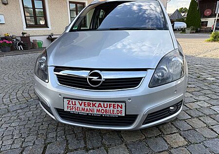Opel Zafira Edition. TÜV 12.2026