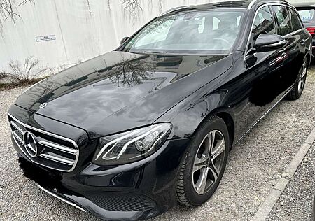 Mercedes-Benz E 220 d T 9G-TRONIC