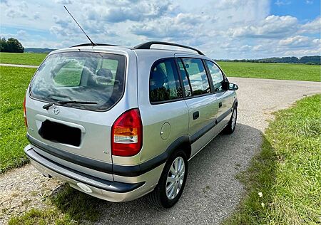 Opel Zafira 1.8 Elegance