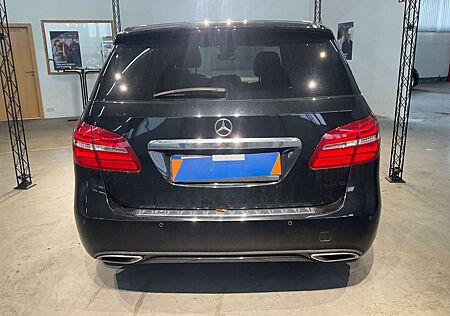 Mercedes-Benz B 200 d 7G-DCT SCORE!