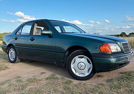 Mercedes-Benz C 200 D Classic Erste HAND
