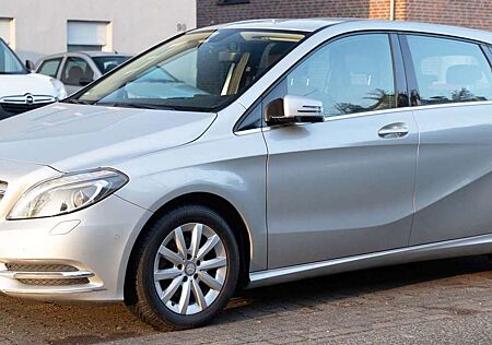 Mercedes-Benz B 200 CDI (BlueEFFICIENCY) 7G-DCT