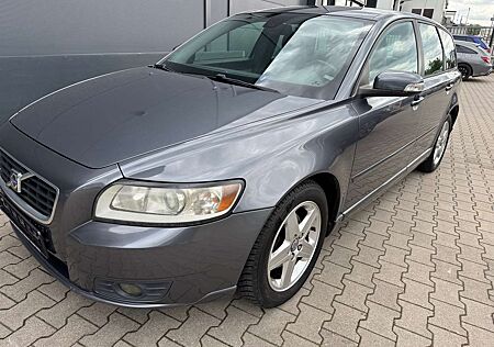 Volvo V50 1.8 F Momentum*AHK*Alu*ZV*Teilleder