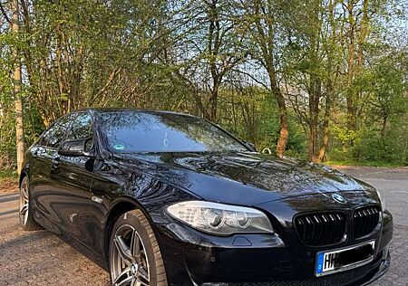 BMW 525 AUTO/LIM/HEADUP/LEDER/LED/STZHZ/SCHIEBD*